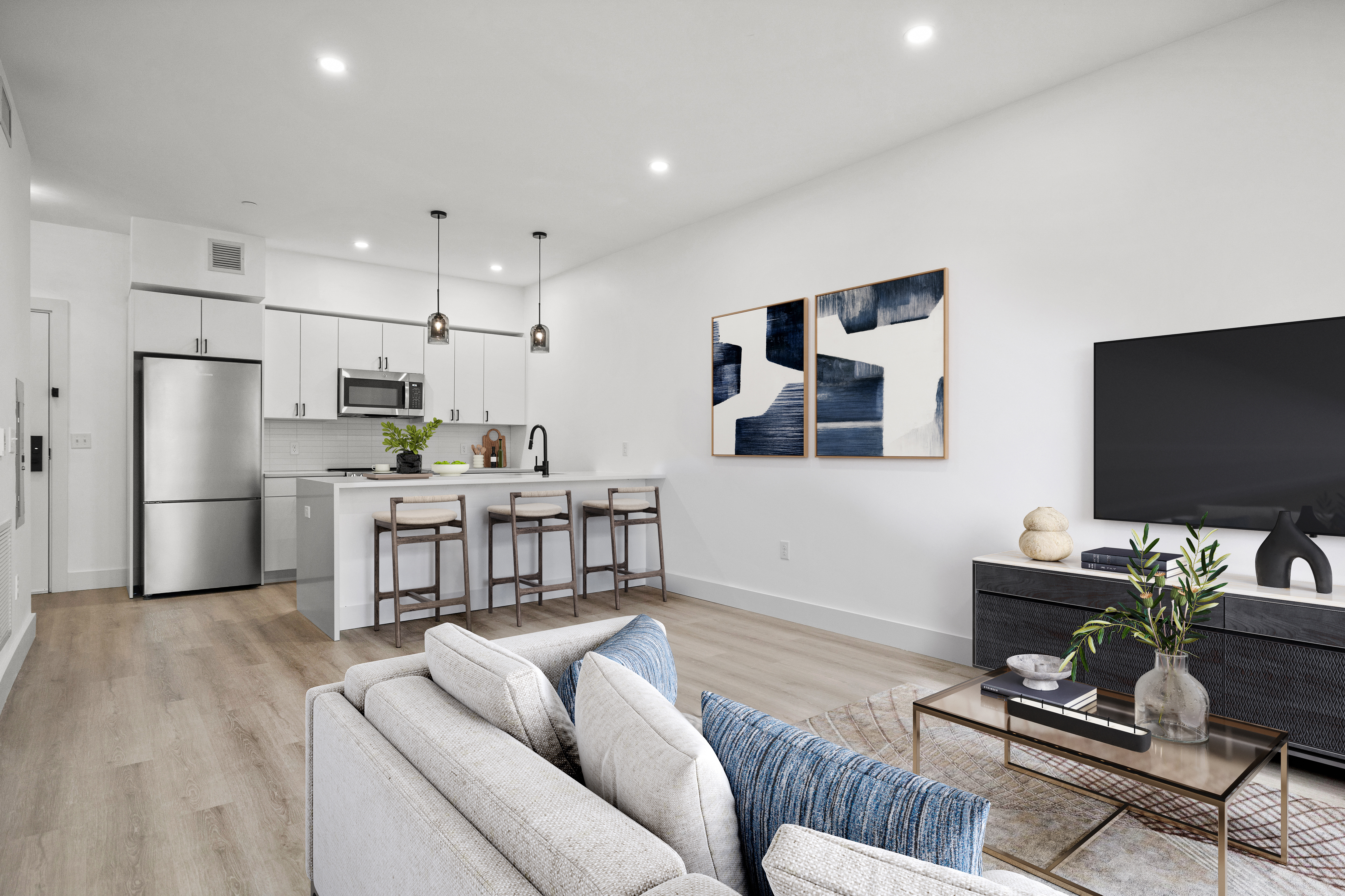 407 Living Dining 1 staged corrected 2 TT